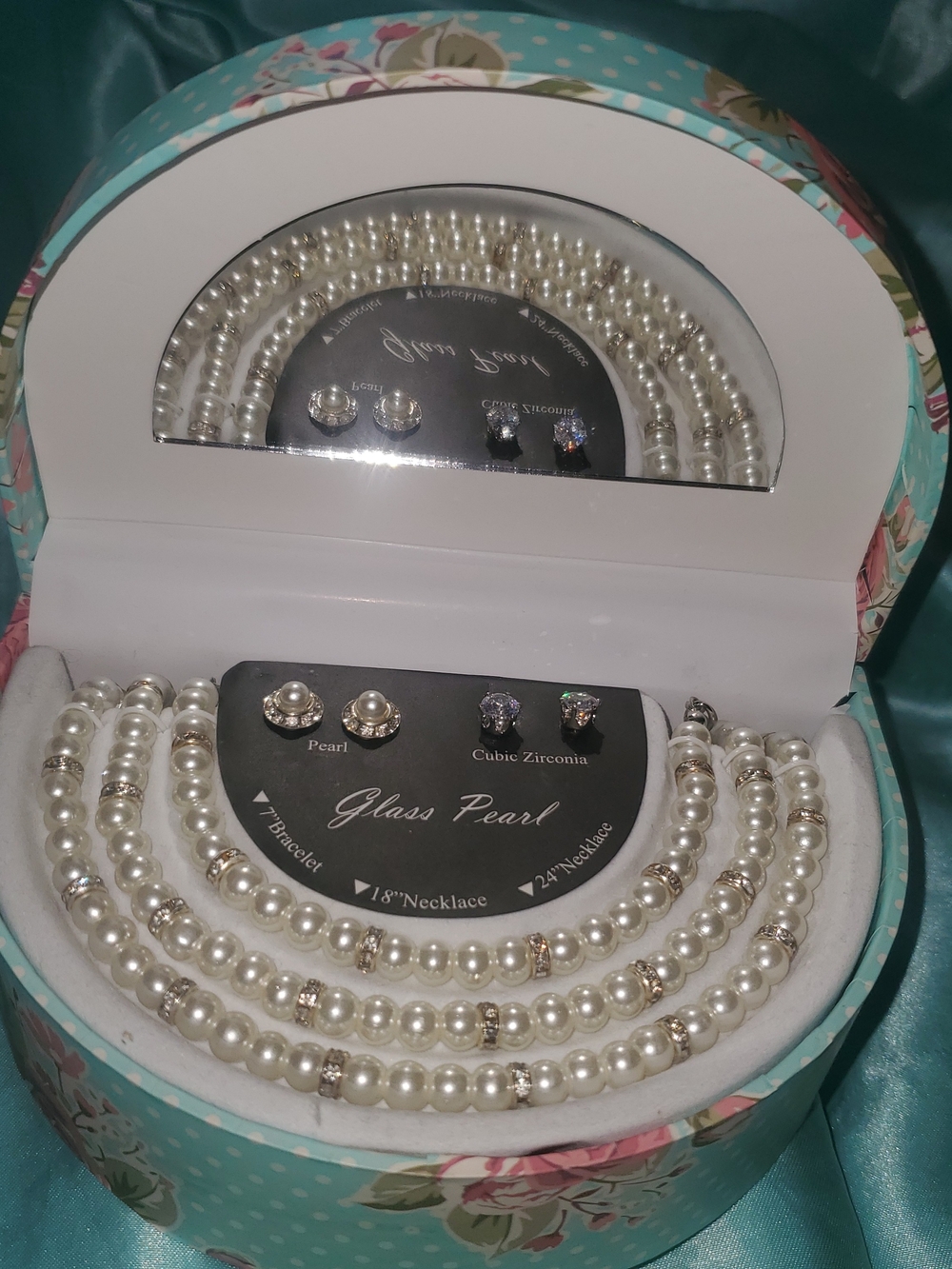 Glass White Pearl Jewelry Set w/Earrings, Necklaces and Bracelet